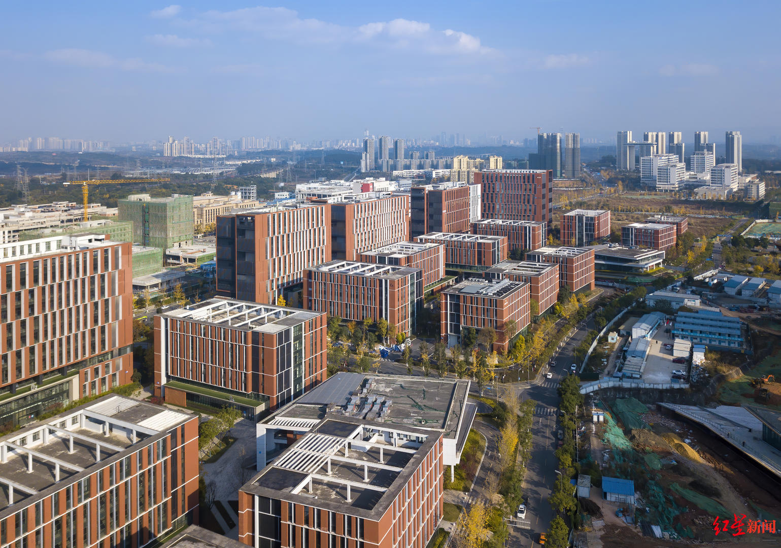 2025：大胆闯、大胆试写进政府工作报告，成都如何创造更多“令人意想不到的奇迹”？(图3)