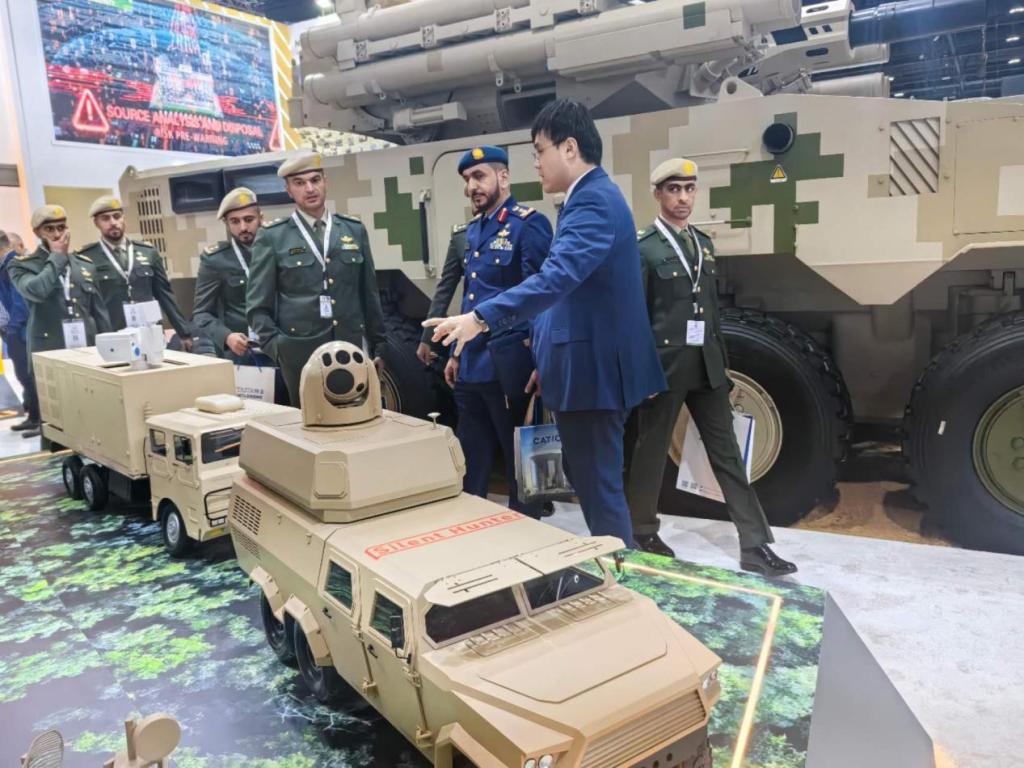 2025：中国“寂静狩猎者”激光系统亮相阿布扎比防务展，创造多个首次(图1)