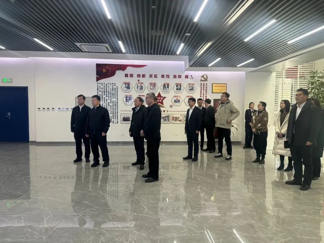 青岛市委常委、政法委书记程德智率队赴空天院调研，星图低空云计划落地青岛(图1)