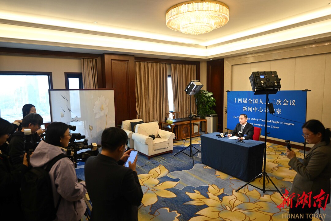 涉及湘桂运河、绿色智能计算、低空经济等,湖南代表团拟提出11件全团建议(图1) 涉及湘桂运河、绿色智能计算、低空经济等,湖南代表团拟提出11件全团建议(图1)