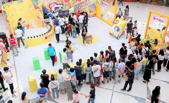 “好友趣嗨吃馆”亮相哈尔滨,引爆初秋薯片市场(图1) “好友趣嗨吃馆”亮相哈尔滨,引爆初秋薯片市场(图1)