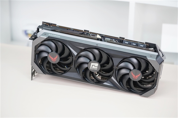 撼讯AMD RX 7900 XTX高温110℃！拆开一看 硅脂凌乱(图1)