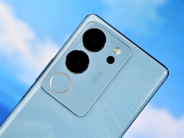 vivo S17 Pro实拍模特：每一张照片都惊为天人(图1)